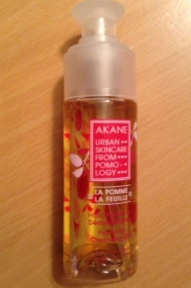 Match démaquillants ! L’huile démaquillante Akane contre l’eau micellaire A derma