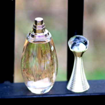 J’adore par Dior – Le voile de parfum